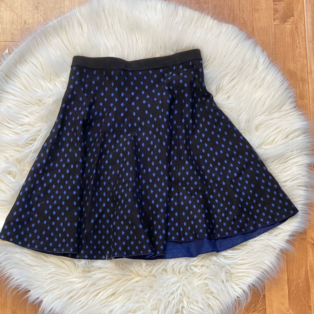 Like New Chelsea & Theodore Knit Pull On Skirt Heavy. Black with Blue Triangles